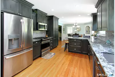21 Twin Circle Drive, Trumbull, CT 06611 - Photo 9