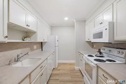 247 Hamilton Avenue #3, Stamford, CT 06902 - Photo 5