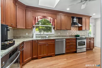 10 Grumman Avenue, Norwalk, CT 06851 - Photo 7