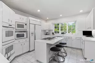 30 Grouse Ln, Woodbridge, CT 06525 - Photo 11