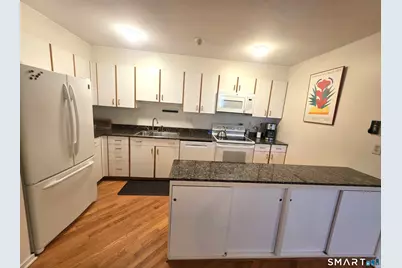 39 Temple Court #39, New Haven, CT 06511 - Photo 5