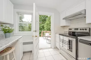 300 Hubbard Ave, Stamford, CT 06905 - Photo 23