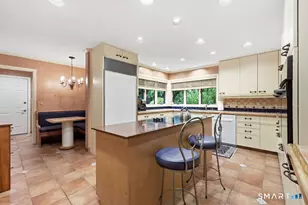 38 Cary Ln, Bloomfield, CT 06002 - Photo 9