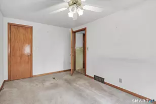 124 N Cliff St, Ansonia, CT 06401 - Photo 15