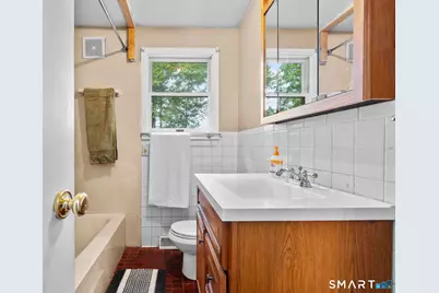32 Fairview Avenue, New Hartford, CT 06057 - Photo 9