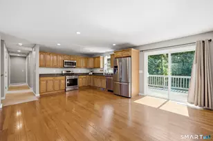 366 King St, East Hartford, CT 06108 - Photo 3