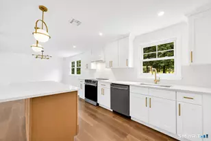 5 Butternut Dr, Bloomfield, CT 06002 - Photo 9