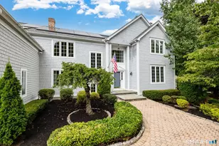 33 Knob Hill Ln, Bristol, CT 06010 - Photo 1