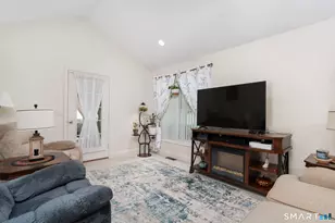 78 Perry St, Putnam, CT 06260 - Photo 9