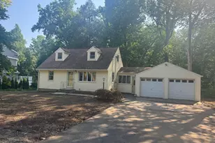 225 Winnepoge Dr, Fairfield, CT 06825 - Photo 1