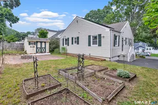 215 Bennett St, Fairfield, CT 06825 - Photo 31
