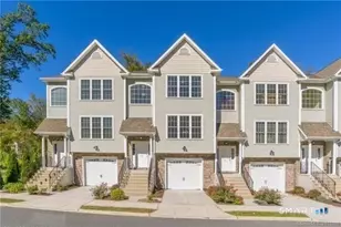 8 Old Oak Dr, Brookfield, CT 06804 - Photo 1