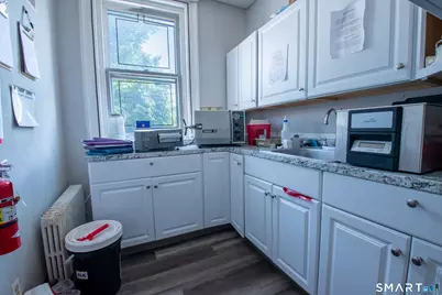27 Broad Street, New London, CT 06320 - Photo 23