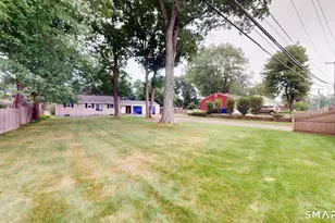 16 Arrow St, Enfield, CT 06082 - Photo 25
