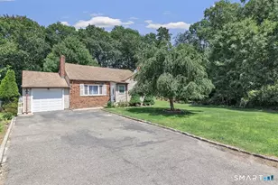 25 N Forest Cir, West Haven, CT 06516 - Photo 1
