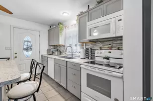 25 N Forest Cir, West Haven, CT 06516 - Photo 13