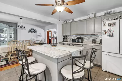 25 North Forest Circle, West Haven, CT 06516 - Photo 15