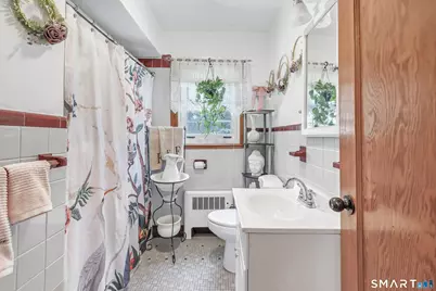 25 North Forest Circle, West Haven, CT 06516 - Photo 21