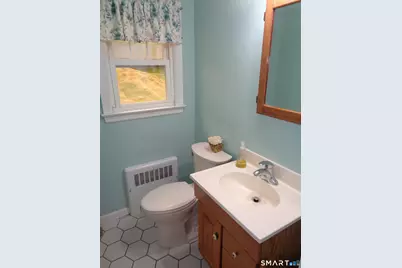 22 Scarborough Road, Manchester, CT 06040 - Photo 9