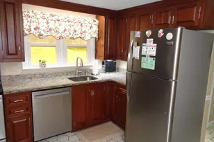 22 Scarborough Rd, Manchester, CT 06040 - Photo 7
