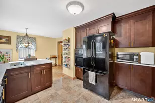 97 Shadow Ln, West Hartford, CT 06110 - Photo 9