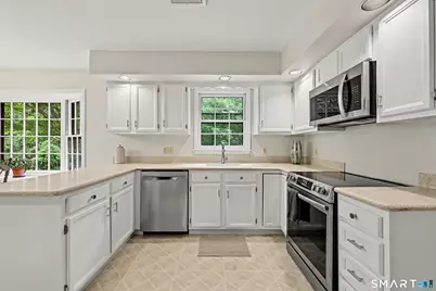 59 Friar Lane, Trumbull, CT 06611 - Photo 9