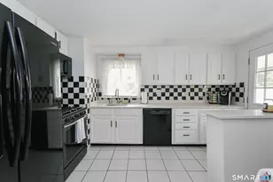 65 Crystal St, Wethersfield, CT 06109 - Photo 3