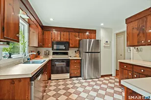 109 Toddy Hill Rd, Newtown, CT 06482 - Photo 5