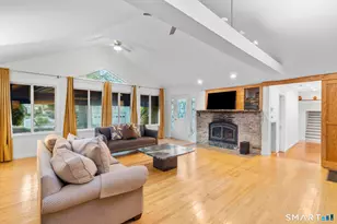 231 Pawson Rd, Branford, CT 06405 - Photo 15