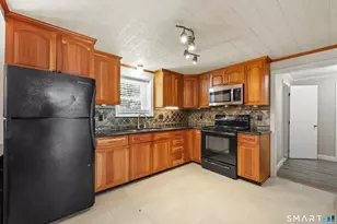 647 Willis St, Bristol, CT 06010 - Photo 15