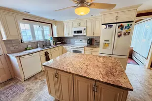 5 Elmer St, New Haven, CT 06512 - Photo 11