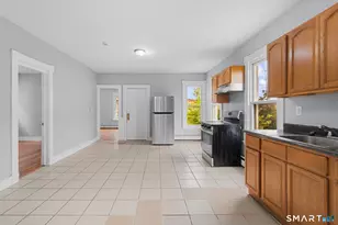 354 Poplar St, New Haven, CT 06513 - Photo 3