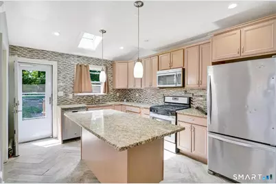 103 Robert Street, Waterbury, CT 06710 - Photo 5