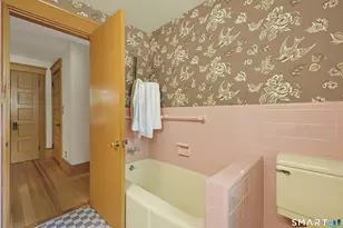 89 Mechanics St, Putnam, CT 06260 - Photo 7