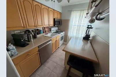 325 North Bishop Avenue #Bld 93 Apt 25, Bridgeport, CT 06610 - Photo 7