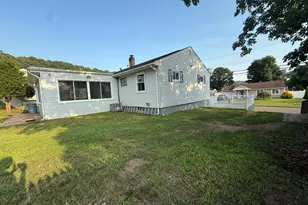 17 Navarro Rd, East Haven, CT 06512 - Photo 7