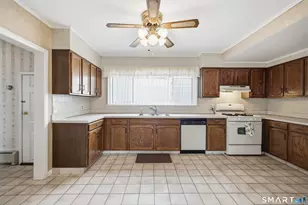 21 Culloden Rd, Stamford, CT 06902 - Photo 19