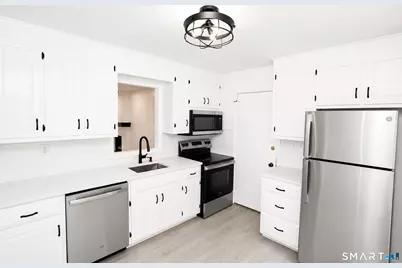 126 Hunters Creek #126, Shelton, CT 06484 - Photo 9