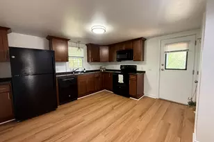9 Brewer St, New London, CT 06320 - Photo 3