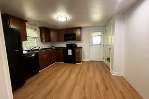 9 Brewer St, New London, CT 06320 - Photo 1