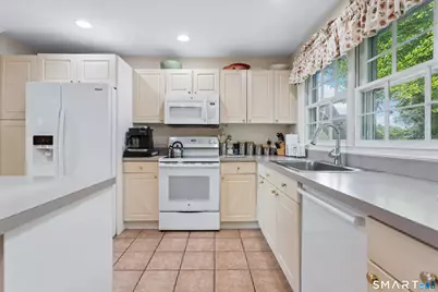 781 Tunxis Hill Road, Fairfield, CT 06824 - Photo 11