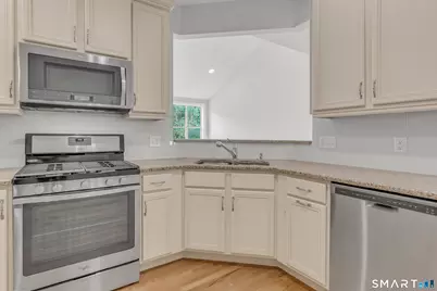 23 Woods Lane #23, Newtown, CT 06470 - Photo 11