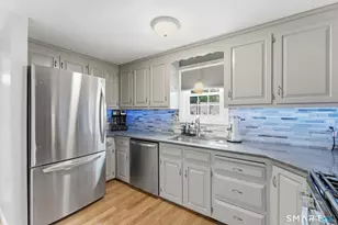 102 Wetherell St, Manchester, CT 06040 - Photo 3