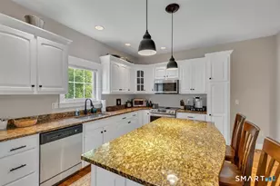 2 Chapman Chase, Windsor Locks, CT 06096 - Photo 9