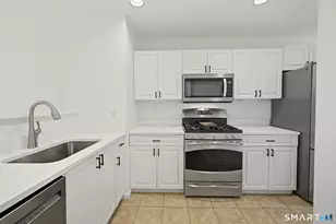 2005 Heartwood Ln, Danbury, CT 06811 - Photo 9