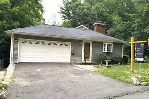 33 Hillcrest Ave, Watertown, CT 06795 - Photo 3