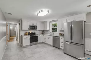 126 Davis Rd, East Hartford, CT 06118 - Photo 9