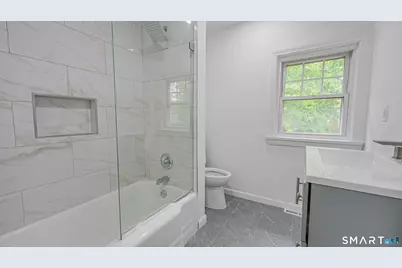 24 Sunfield Circle, Waterbury, CT 06708 - Photo 9