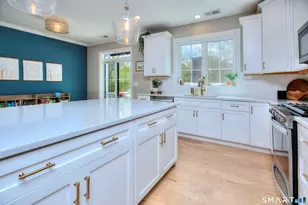 89 Brentwood Cir, Danbury, CT 06810 - Photo 7