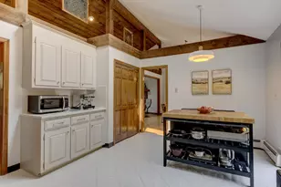 100 Heritage Dr, Glastonbury, CT 06033 - Photo 9